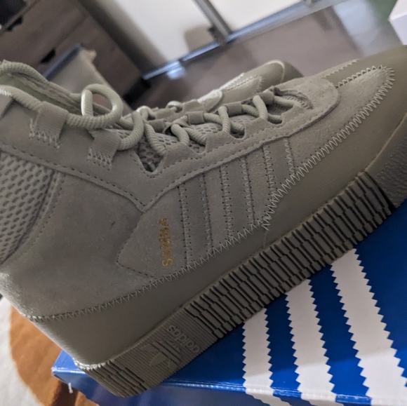 Adidas Samba boot, pale green size 8 women’s fits a women’s 8.5 comfortably too! - Picture 5 of 8